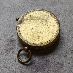vintage-40s-WWII-era-german-pocket-field-compass-brass-hiking-bushcraft-gear (1)