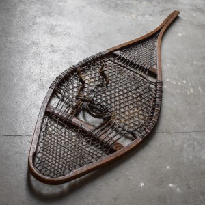 Antique-vintage-early-1900s-canadian-native-made-snowshoes-wooden-cabin-lodge-ranch-man-cave-decor (1)