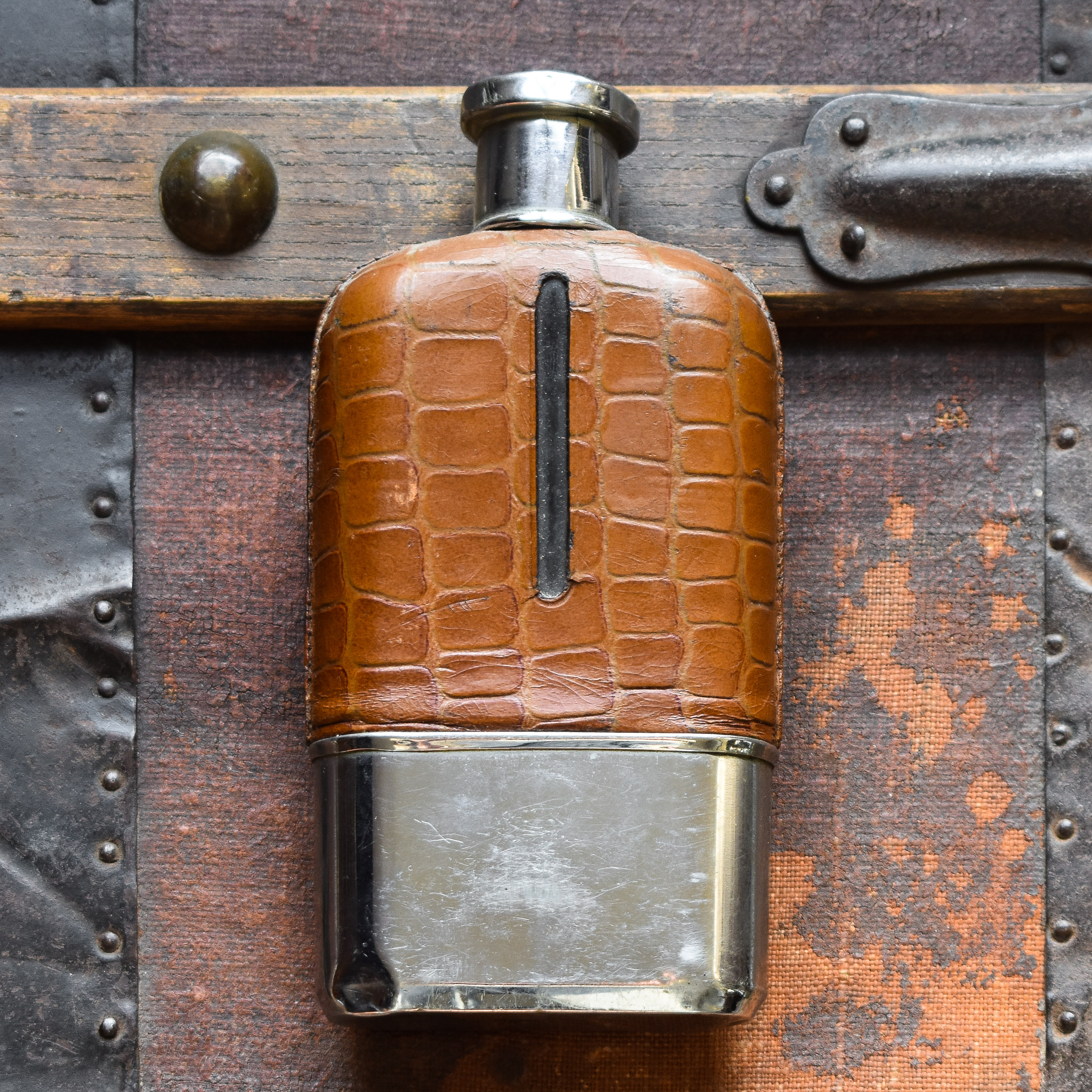 Vintage-50s-1950s-hunting-hip-flask-canteen-bottle-hunting-hiking-bushcraft-gear-mens-decor-leather (2)