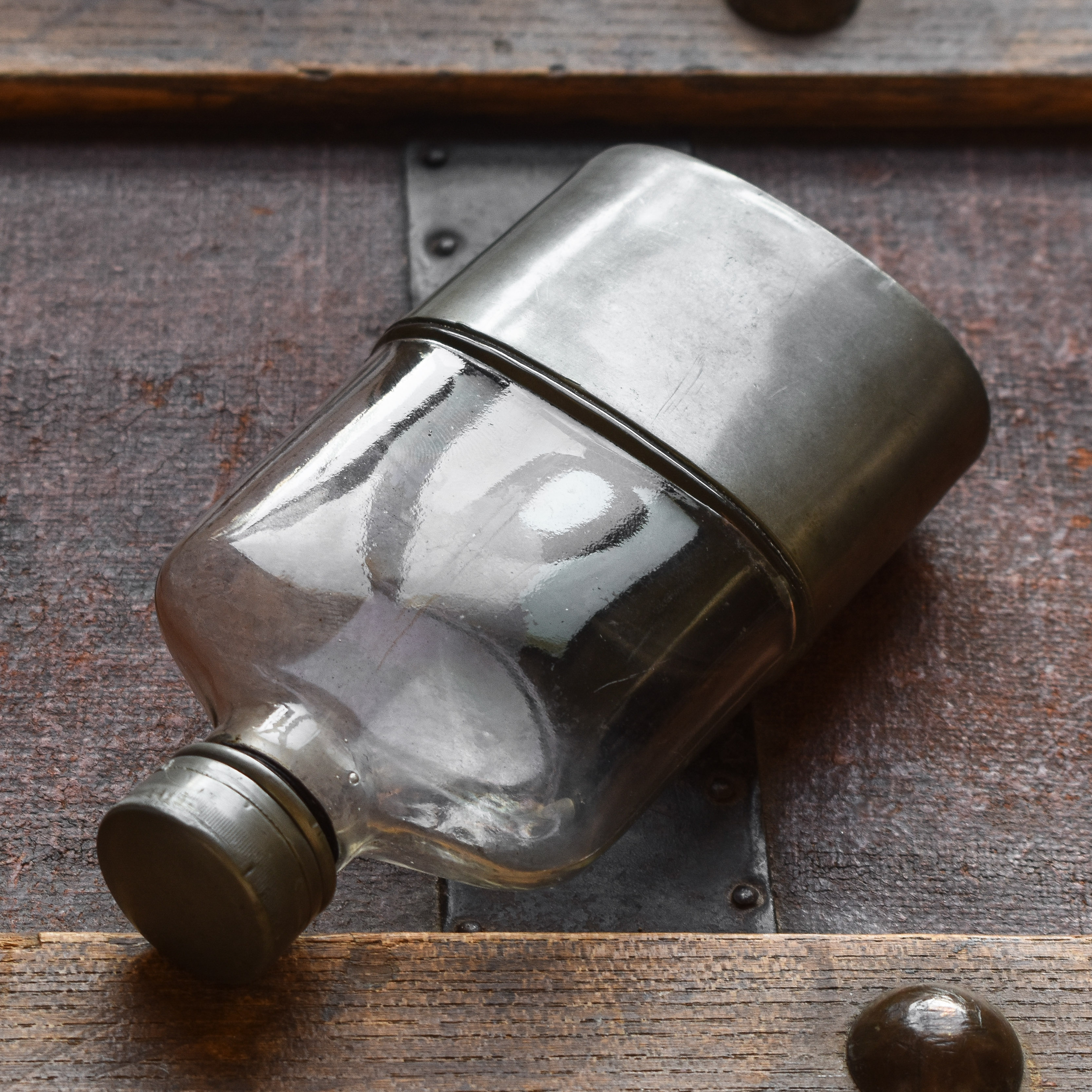 Vintage-50s-1950s-tin-glass-hip-flask-canteen-flacon-bottle-hunting-field-hiking-bushcraft-gear-mens-gift (3)