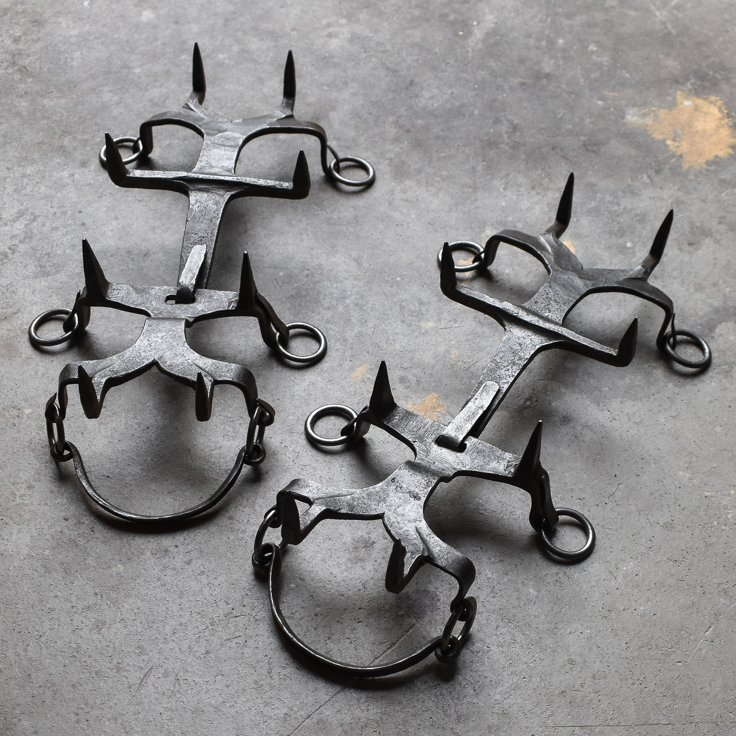 antique-vintage-early-1900s-forged-iron-mountaineering-climbing-ice-glacier-cleats-crampons-spikes-field-gear-curiosities-cabin-lodge-ranch-decor (4)