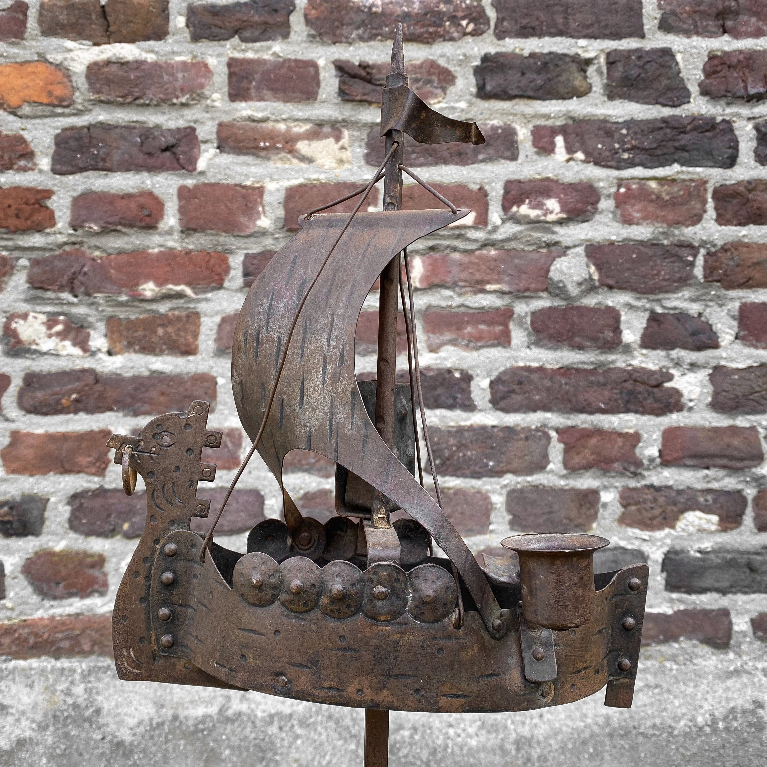 antique-vintage-early-1900s-hugo-berger-goberg-austrian-arts-crafts-ashtrays-forged-wrought-steel-viking-ship-dragar-decor-art-rustic-decor-man-cave (26)