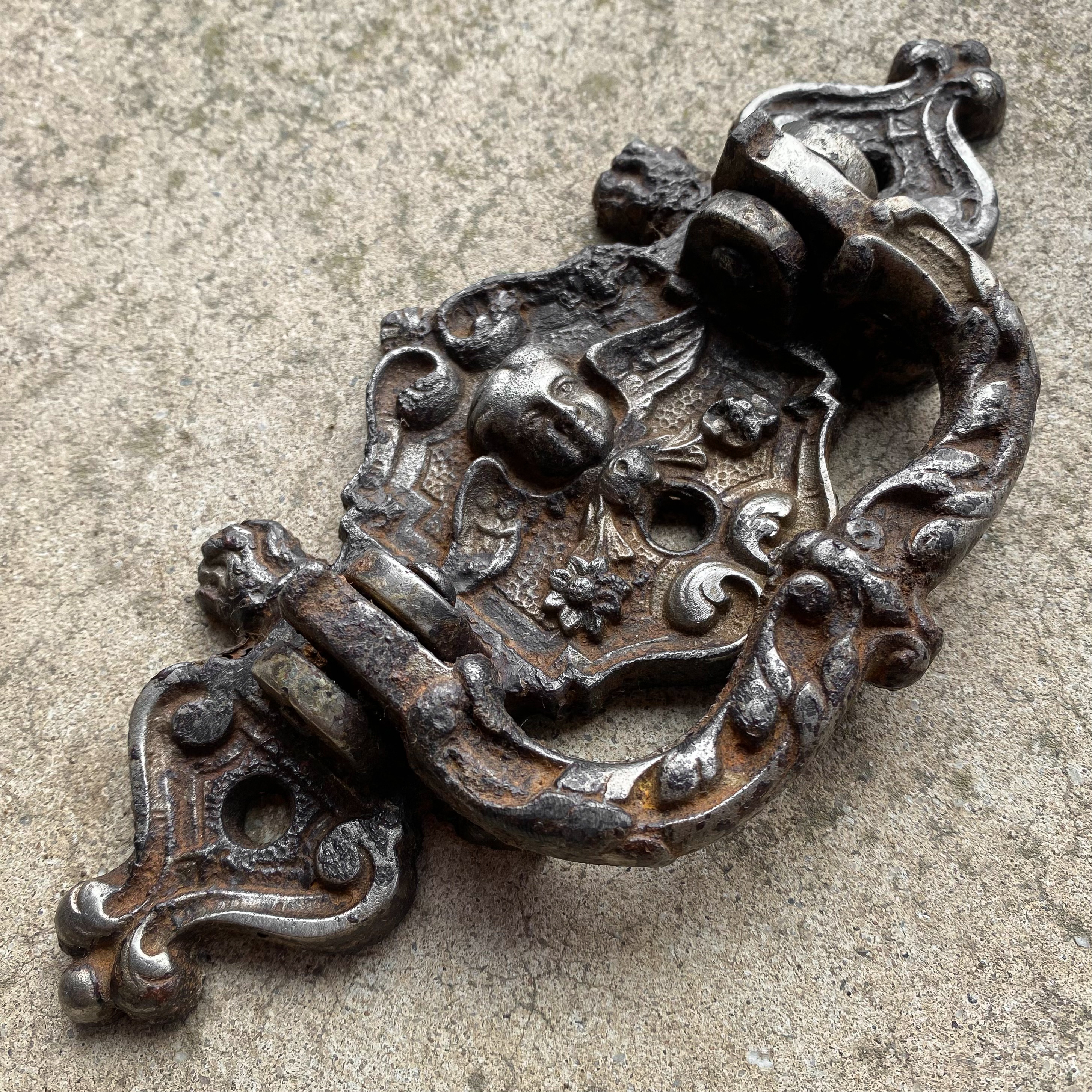 antique-vintage-steel-iron-coffin-chest-handle-skull-angel-memento-mori-collection-cabinet-curiosities-oddities-decor-rustic-patina-grave (6)