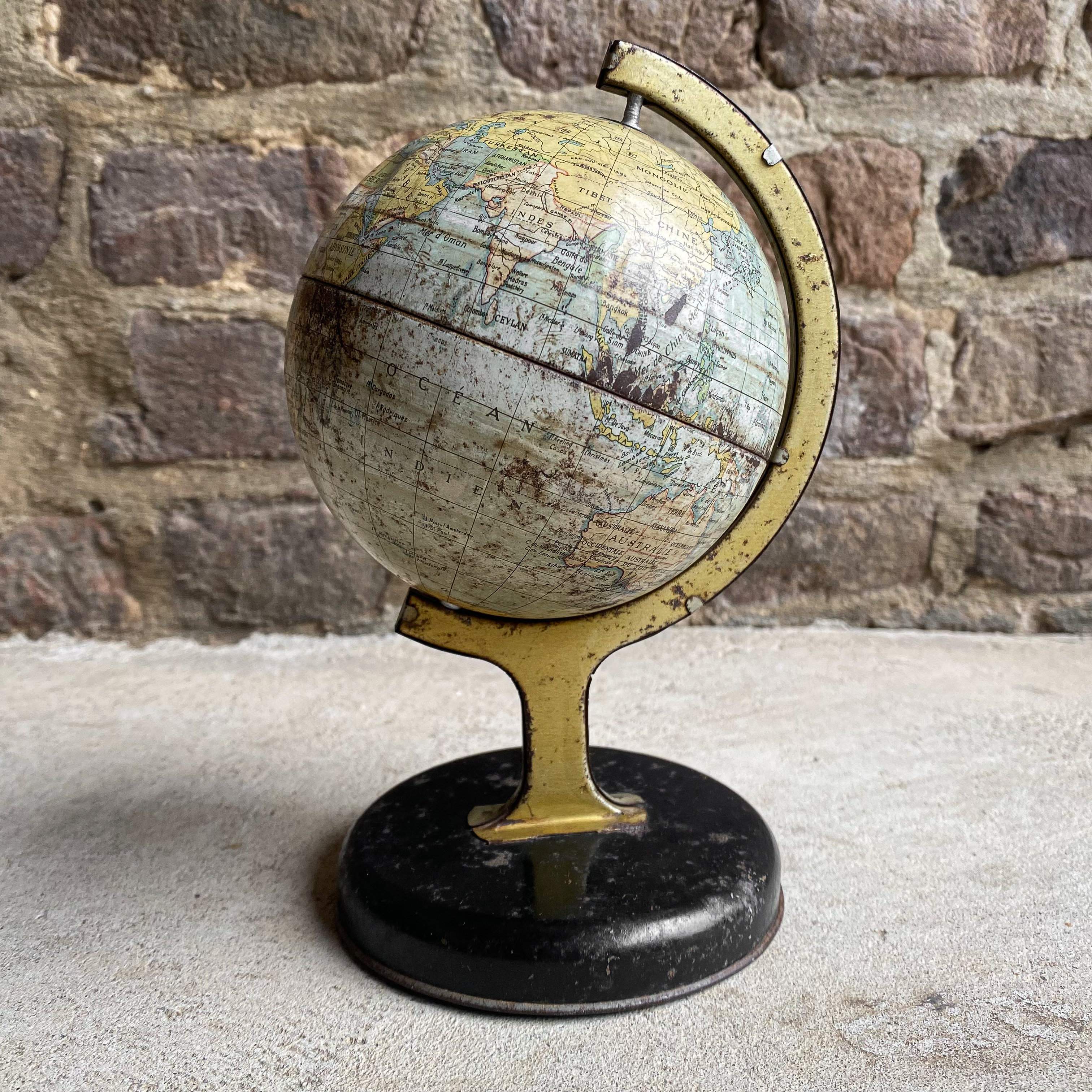 antique-vintage-20s-1920s-chad-valley-co-england-toy-earth-tin-globe-model-desk-decor-collection-gift-roots-revived (2) Antique Vintage 30s 1930s Chad Valley Co Ltd English British Tin Metal Globe Earth Geographic Model Desk Table Decor Patina Patinated Gift Rustic Toy