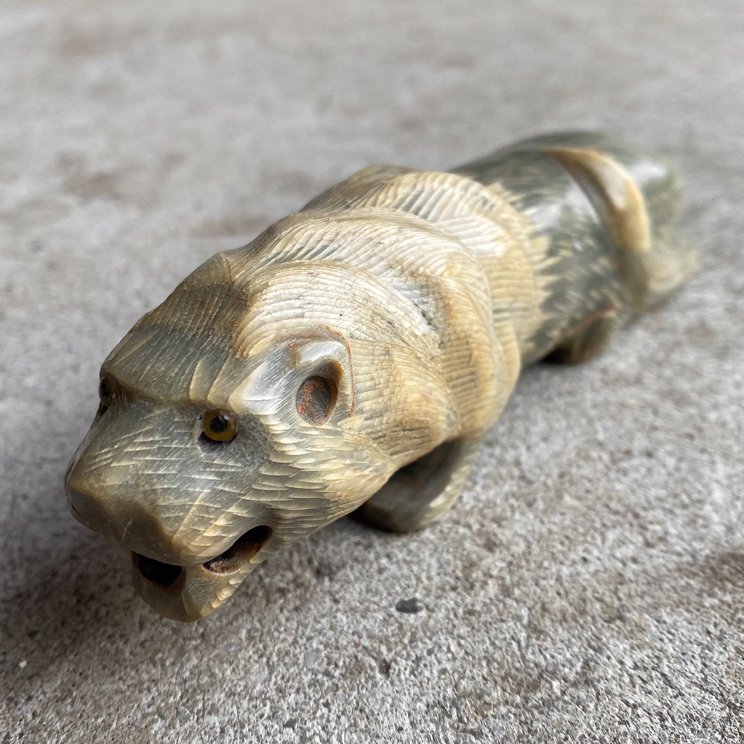 antique-19th-century-vintage-1800s-hand-carved-lion-shaped-horn-cane-walking-stick-handle-decor-collection-curiosity-collection-gift-roots-revived (9) Antique Vintage 19th Century 1800s Hand Carved Lion Shaped Horn Cane Walking Stick Handle Decor Collection Curiosity Gift