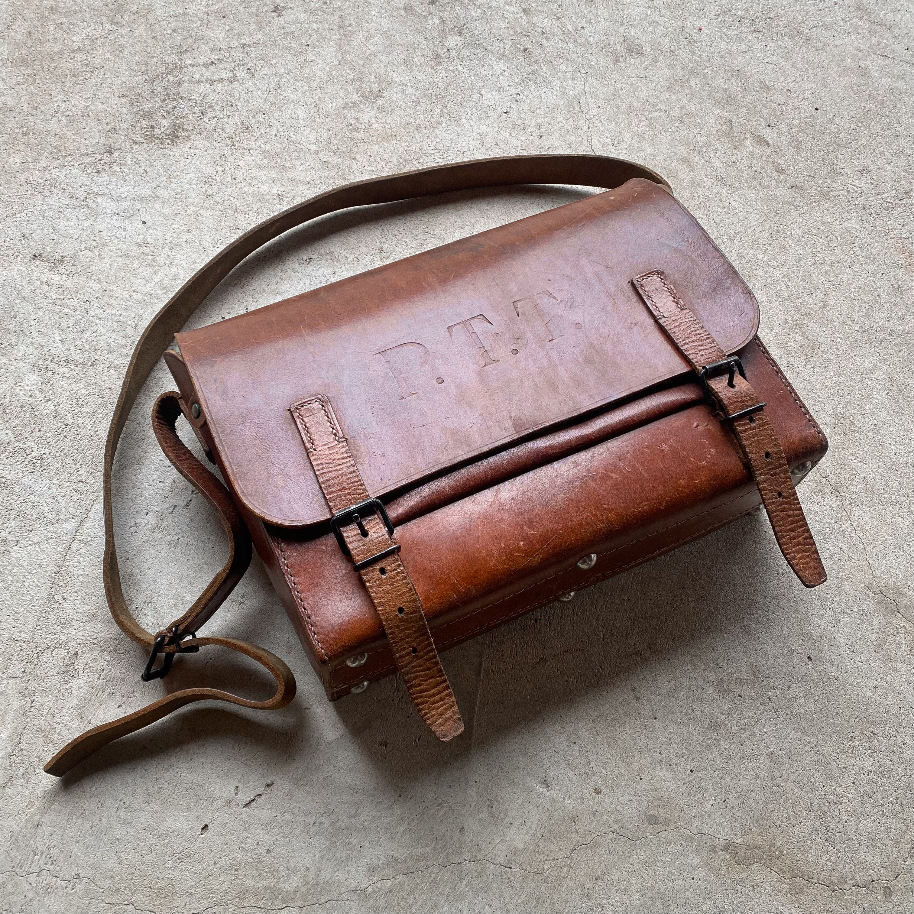 vintage-50s-1950s-french-ptt-leather-postal-postman-messenger-shoulder-bag-brown-mens-decor-gift (6)