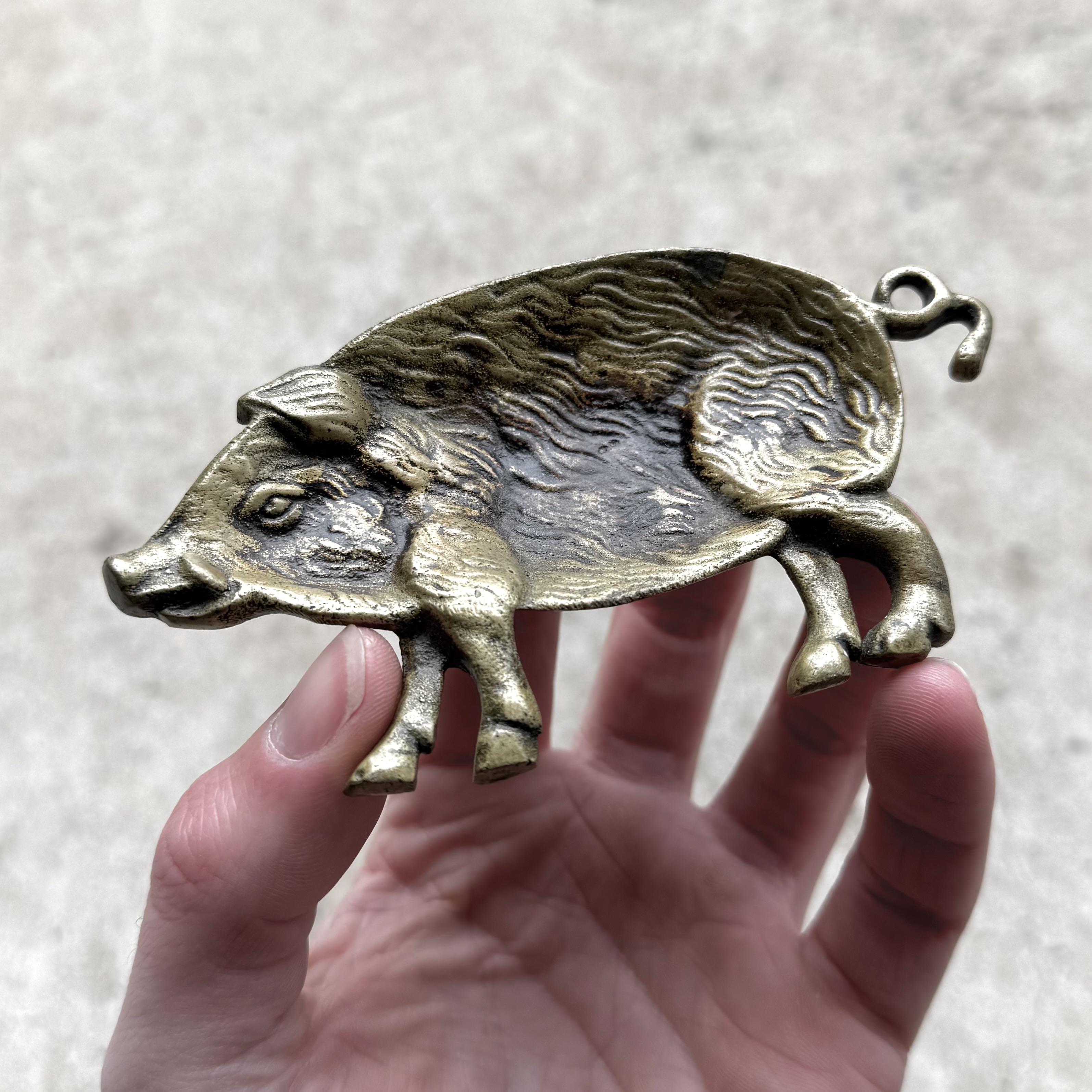 antique-vintage-20s-1920s-brass-pig-boar-trinket-dish-vide-poche-ashtray-decor-collection-gift (2) Antique Vintage 20s 1920s Boar Pig Shaped Vide Poche Trinket Dish Ashtray Brass Rustic Decor Collection Gift
