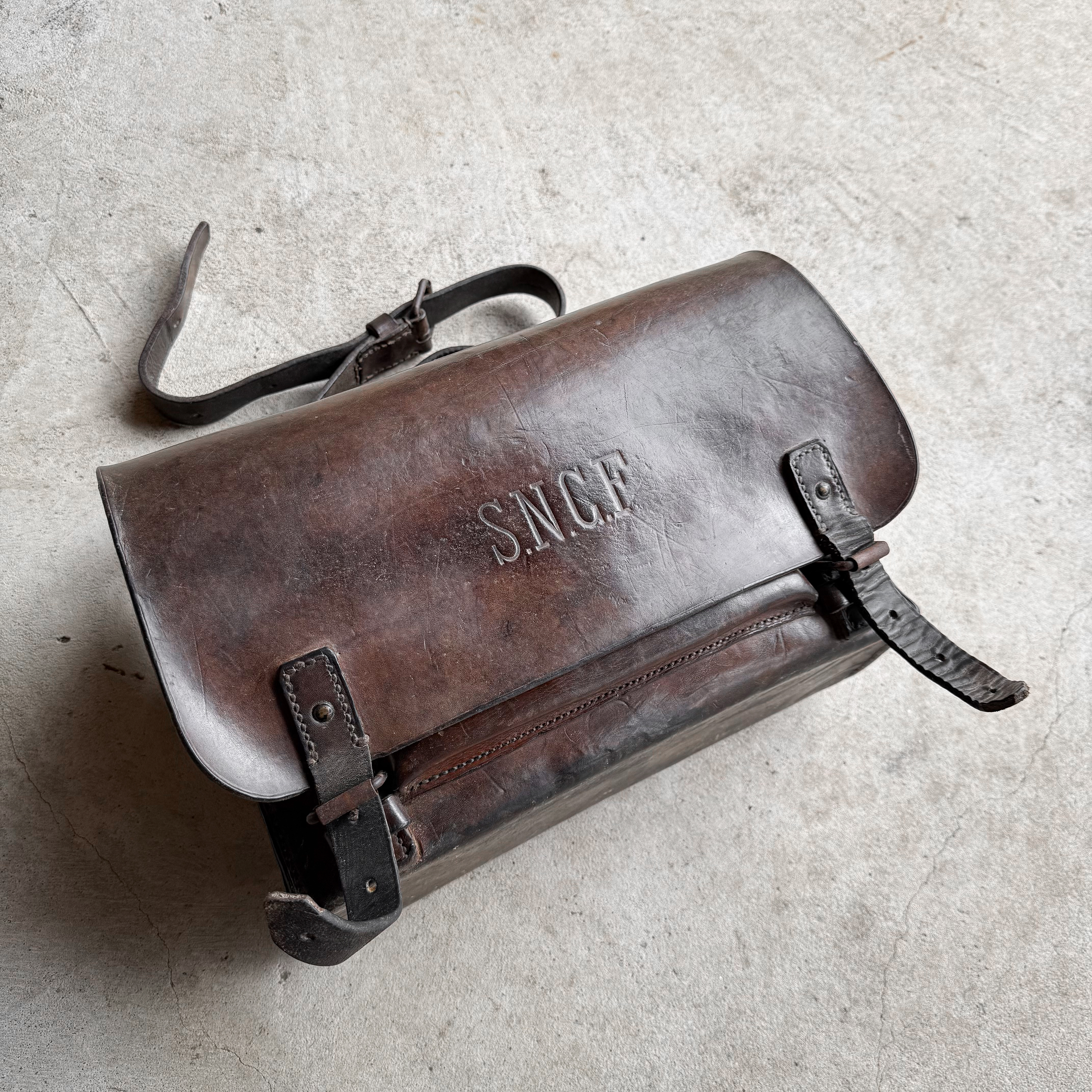 antiqe-vintage-30s-1930s-french-leather-sncf-tool-engineers-mechanics-bag-rugged-style-decor-collection-gift-brown (8)